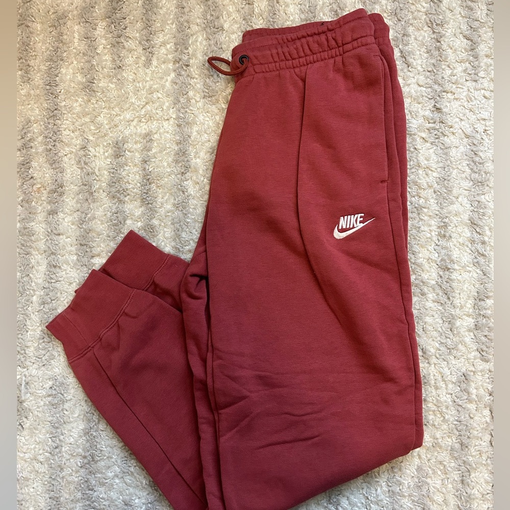 NIKE maroon joggers
